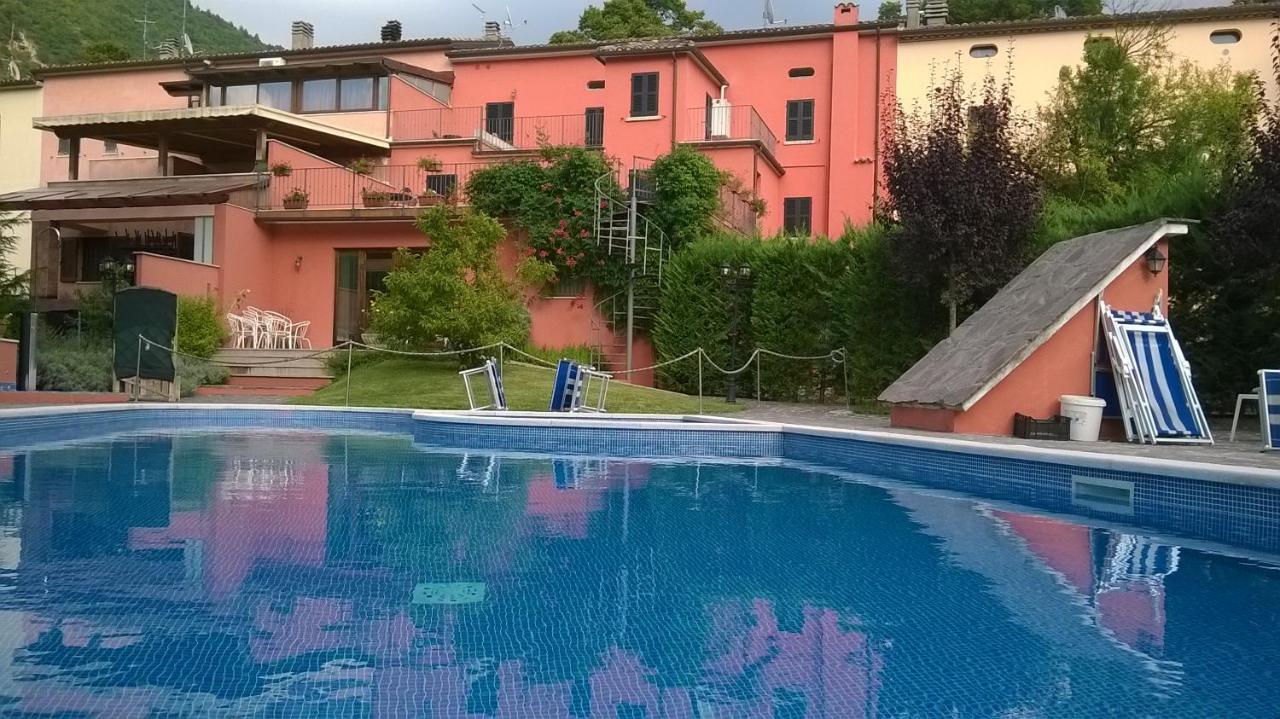 Albergo Montenerone Piobbico Buitenkant foto