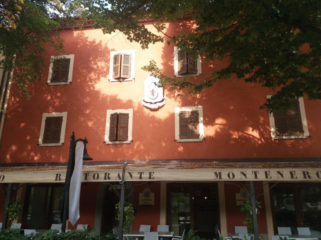 Albergo Montenerone Piobbico Buitenkant foto